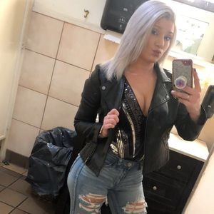 Meet your Posher, Taylor